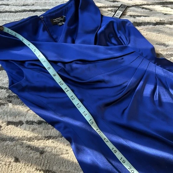 Tahari Women's Dress Tahari ASL Blue Satin Sleeveless Ruched Sheath Size 6P NWT - Picture 7 of 7